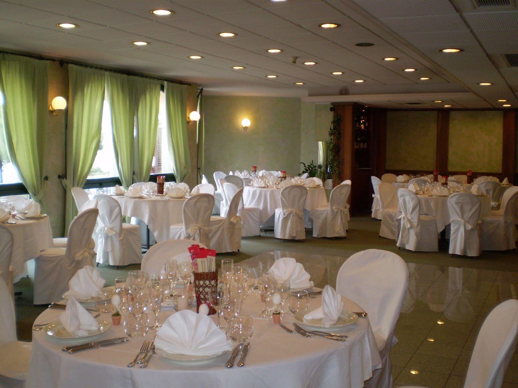 Albergo Moderno Lovere Exterior photo